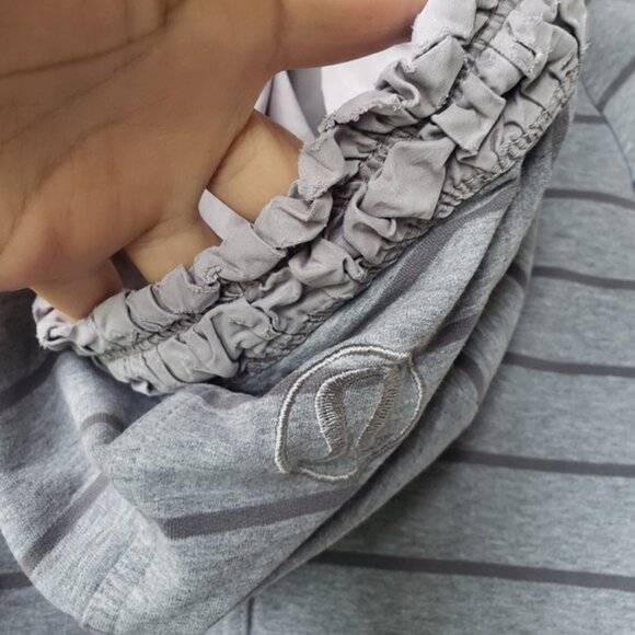 Lululemon Movemeny Ja ket Gray Striped Womens Hoodie - Picture 10 of 11